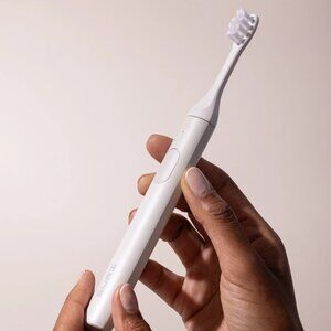NEW Suri Sustainable Electric Toothbrush & Self-Cleaning UV-C LED Travel Case